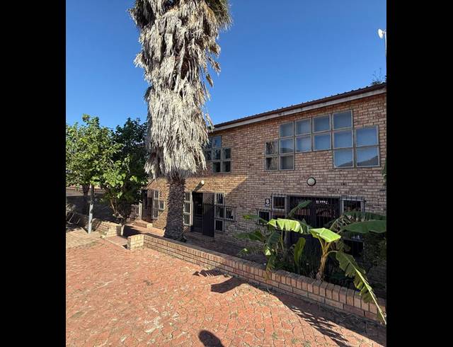 BUSINESS FOR SALE IN NEWTON PARK